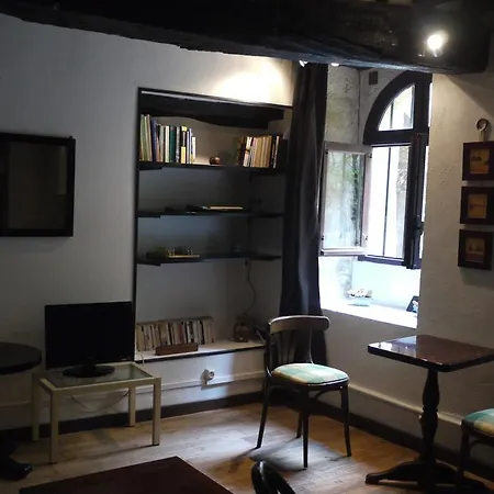 Ecuyere Studio Apartment Caen