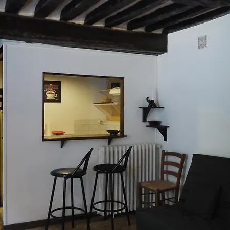 Apartment Ecuyere Studio